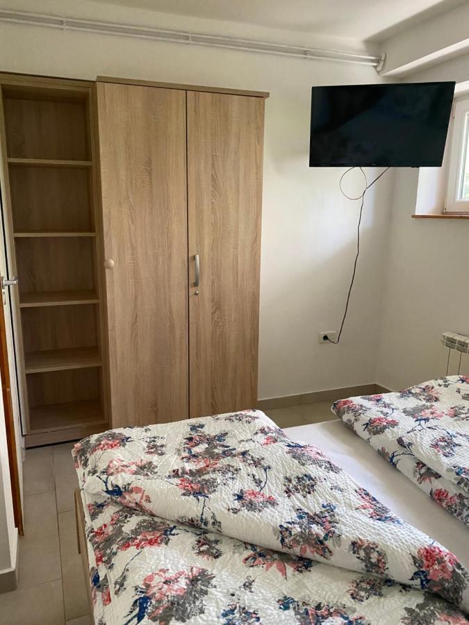 Apartments Erhart Ровин Екстериор снимка