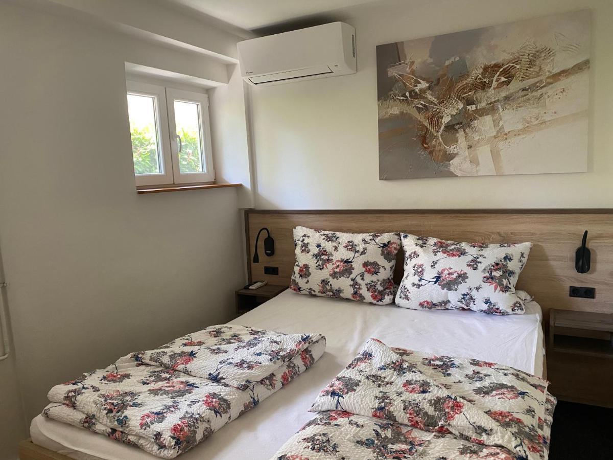 Apartments Erhart Ровин Екстериор снимка
