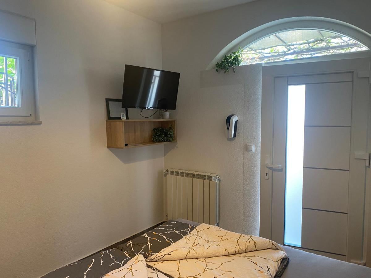 Apartments Erhart Ровин Екстериор снимка